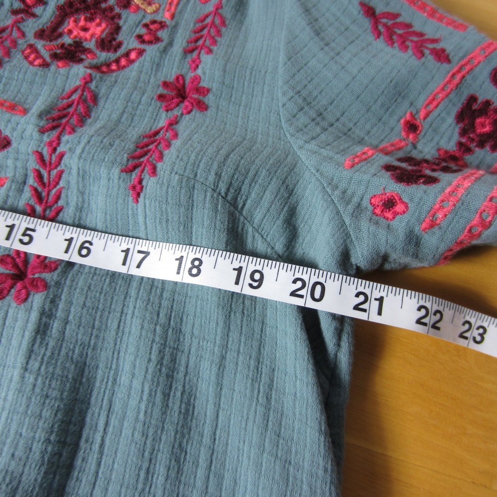 Sundance Velvet Peasant top size Large Blue Embroidered Bell Sleeves V-Neck BOHO - Picture 8 of 11